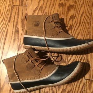 Sorel women’s ankle duck boots sz11